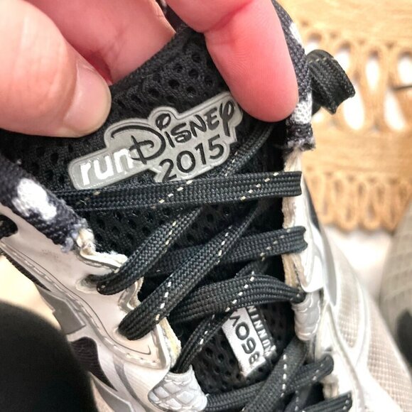 New Balance Run Disney 860v5 2015 Minnie Mouse Women’s Size 10 Running Shoes - Picture 9 of 12